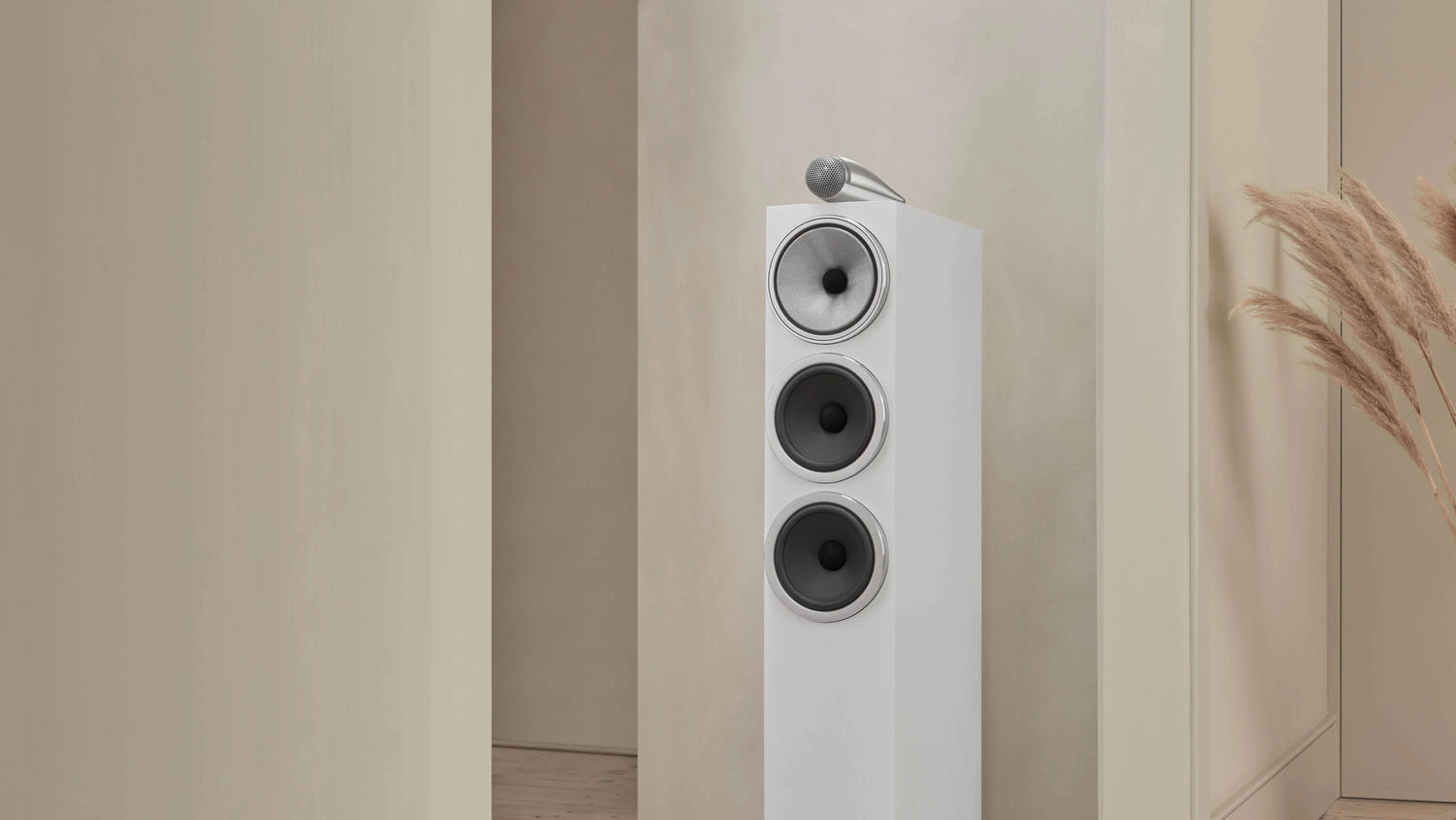 A closeup to a B&W 703 S3 Floor Standing Speaker in white finish