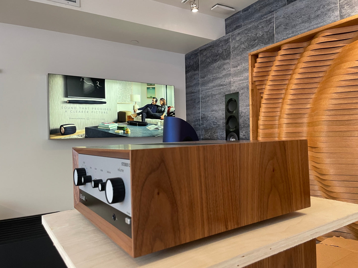 LEAK Stereo 230 Integrated Amplifier
