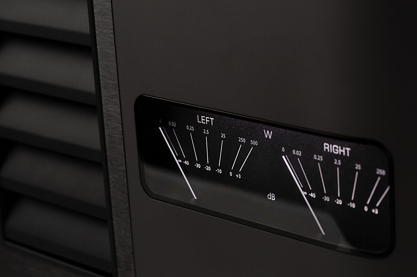 Classe Delta Stereo Amplifier