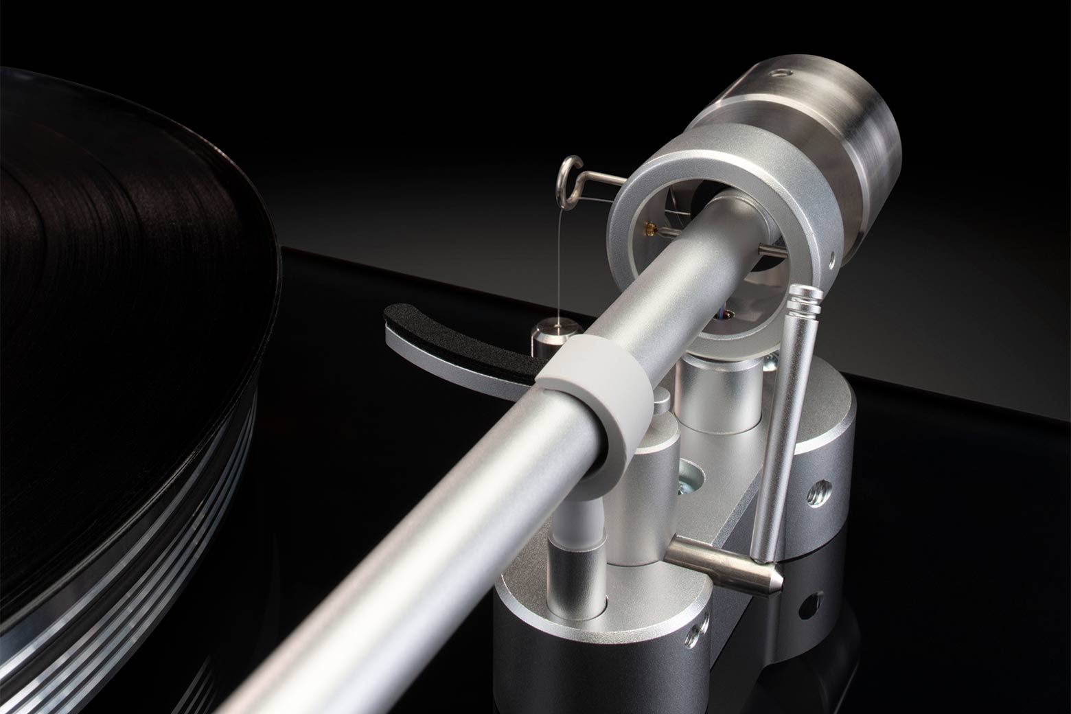 Mcintosh MTI-100 Integrated Turntable