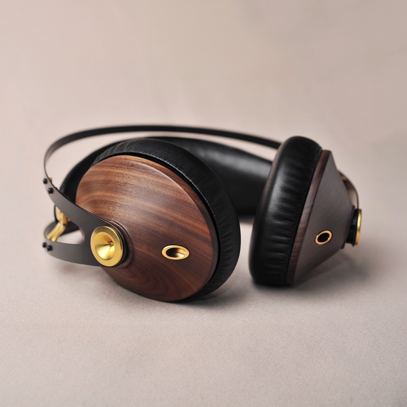 Meze Audio 99 Classics Closed Back Headphones