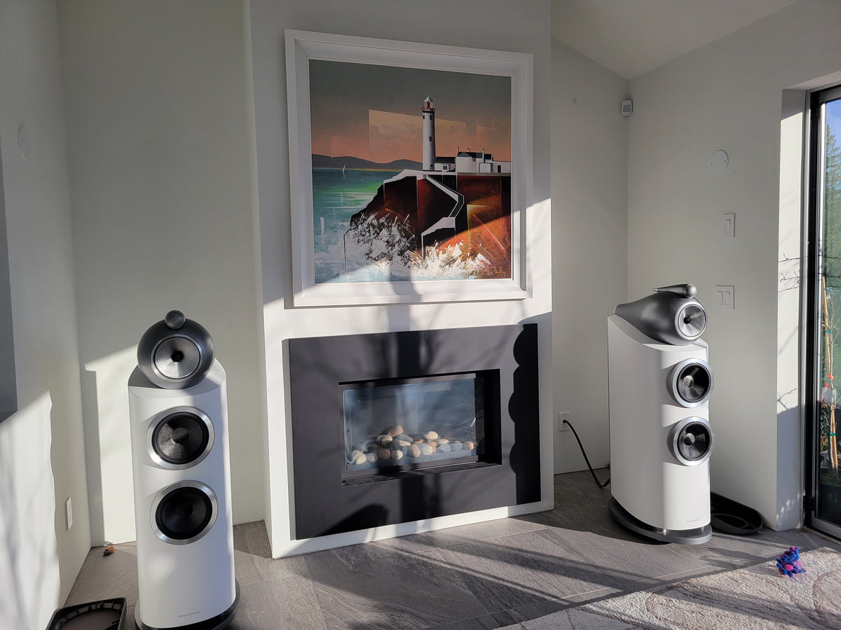 What’s the difference between integrated amplifiers and separates?